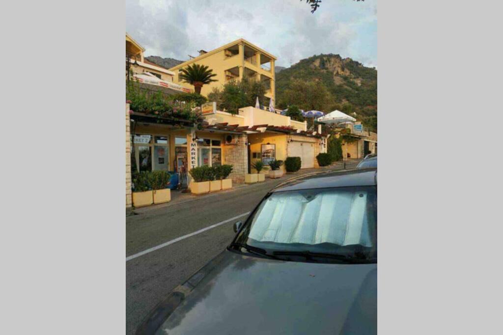 Bmv Room With East Island View Sveti Stefan Exterior photo